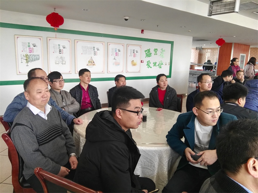 2018年3月5日，设计院党支部组织党员观看第十三届人大第一次会议开幕式.jpg
